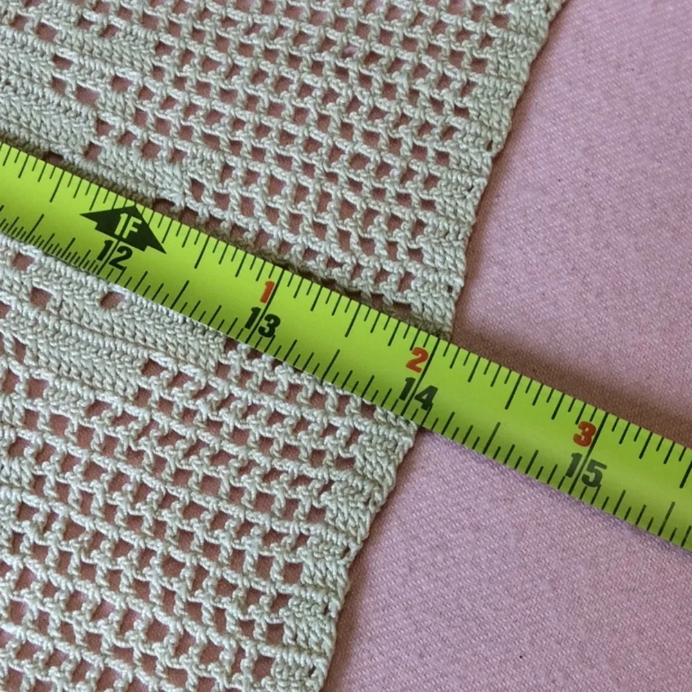 FINAL SALE PRICE 4 Pc Vintage Doily Lot in Tan - Picture 3 of 6